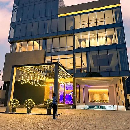 Signature Hotels 비사카파트남 외부 사진