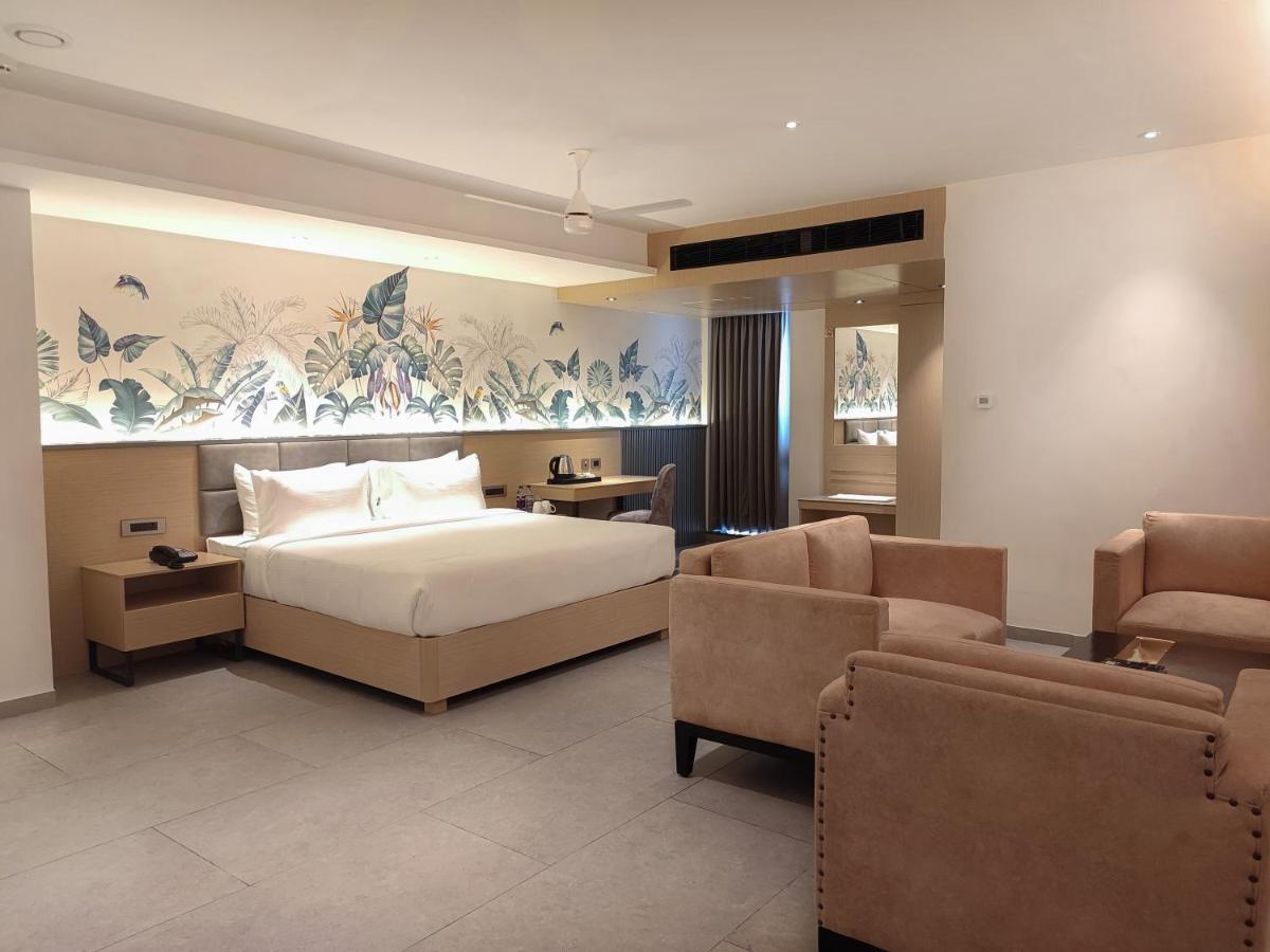Signature Hotels 비사카파트남 외부 사진