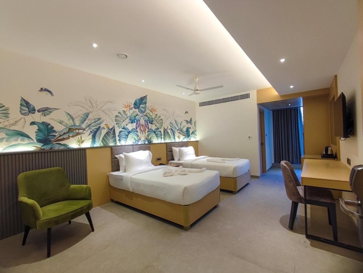 Signature Hotels 비사카파트남 외부 사진